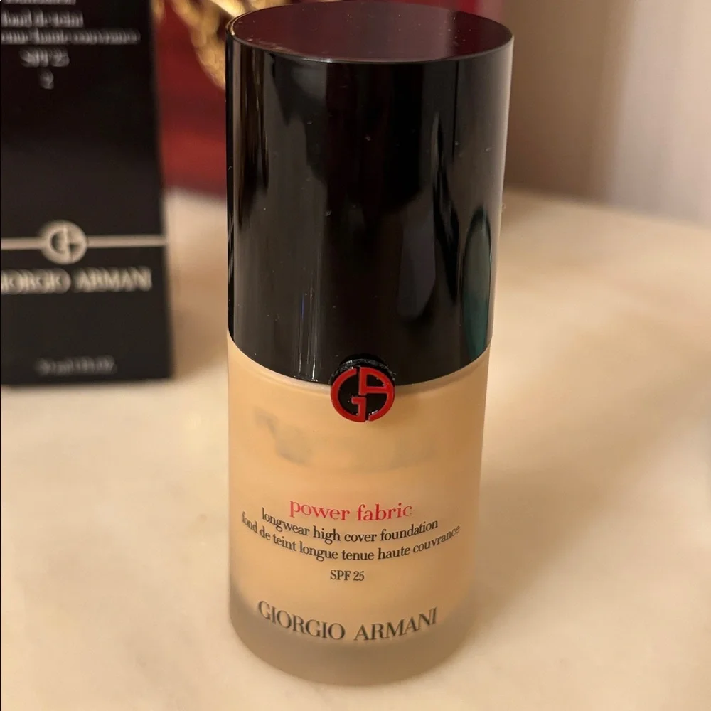 Giorgio Armani Power Fabric longwear high cover foundation SPF 25, 2